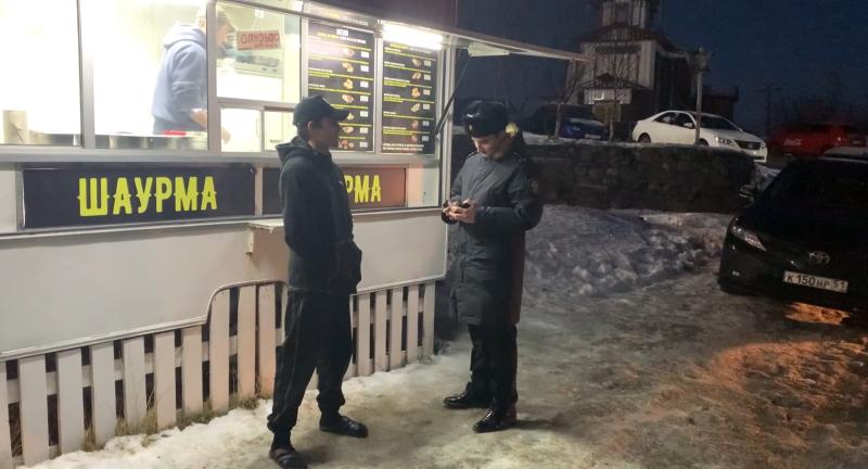 В Гаджиево, Полярном и Снежногорске искали мигрантов, не вставших на воинский учет