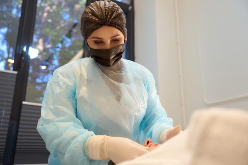 Врач-косметолог Зухра Балакеримова: неоперационные способы омоложения лица