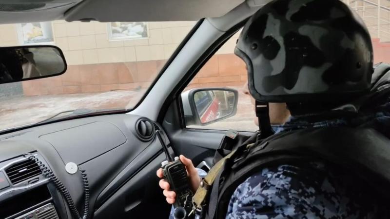 В Мордовии росгвардейцы задержали мужчину за хищение из гипермаркета