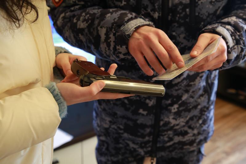 Сотрудники Росгвардии напоминают жителям Мордовии об ответственности за утрату гражданского оружия