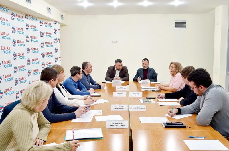 Депутат ЗСК Виктор Тепляков провёл приём граждан