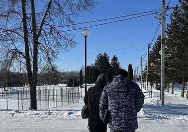 Сотрудники Росгвардии проверили антитеррористическую защищённость мест массового пребывания граждан в Малоархангельске