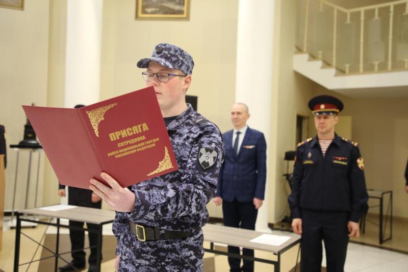 Новое поколение защитников Мордовии: Присяга росгвардейцев в преддверии 10-летия ведомства