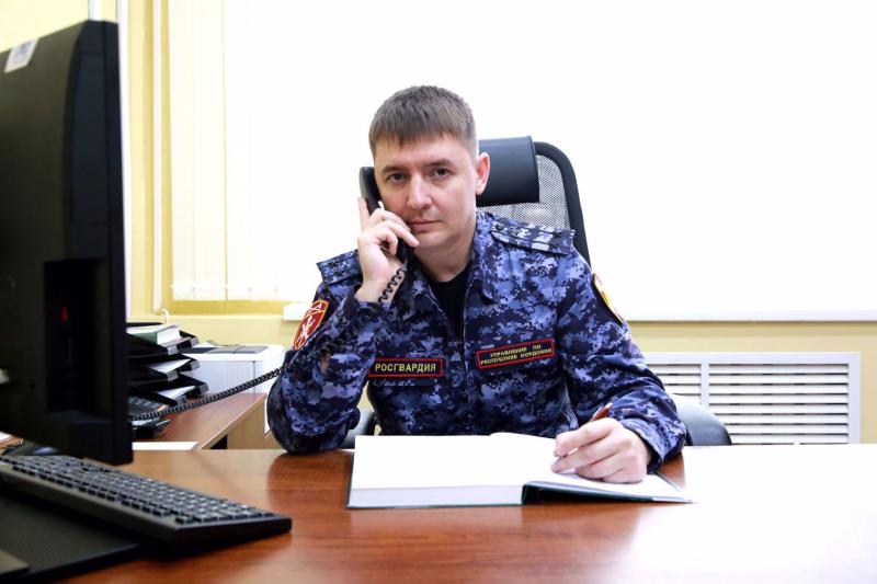 В Мордовии начальник ЦЛРР регионального управления Росгвардии ответил на вопросы жителей региона и принял поздравления с профессиональным праздником