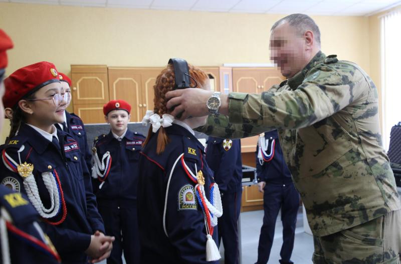 В Мордовии в Управлении Росгвардии по Республике Мордовия в преддверии 10-летия ведомства прошел день открытых дверей для школьников