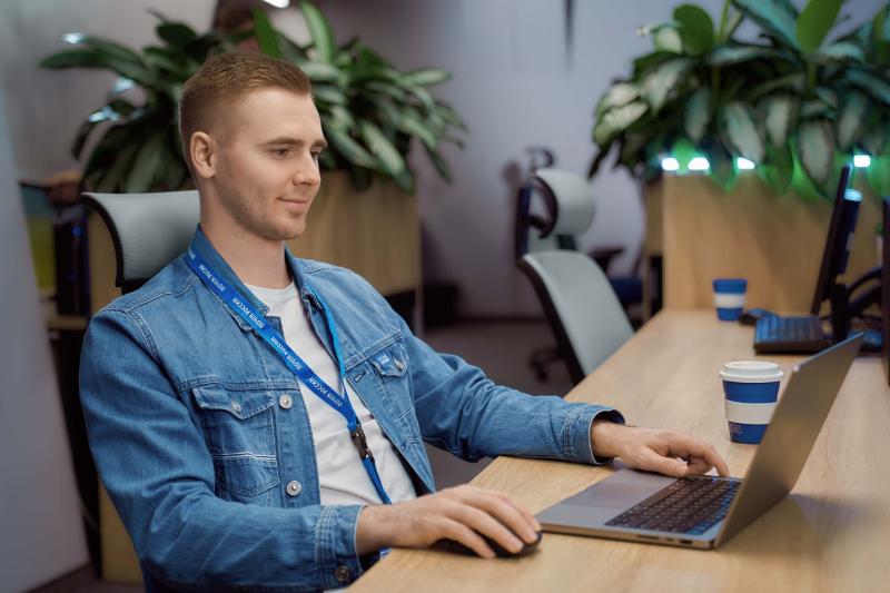 Почта России запустила чат-бот в мессенджере MAX для малого и среднего бизнеса