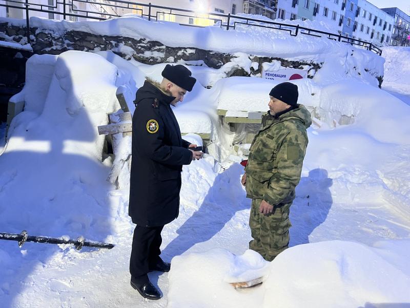 В Гаджиево, Полярном и Снежногорске искали мигрантов, не вставших на воинский учет