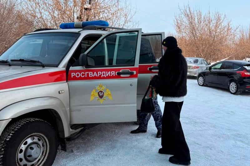 Росгвардейцы провели экскурсию для студентов политехнического колледжа в Кузбассе