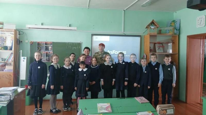 Урок отваги: сотрудник ОМОН воспитывает патриотов в Мордовии