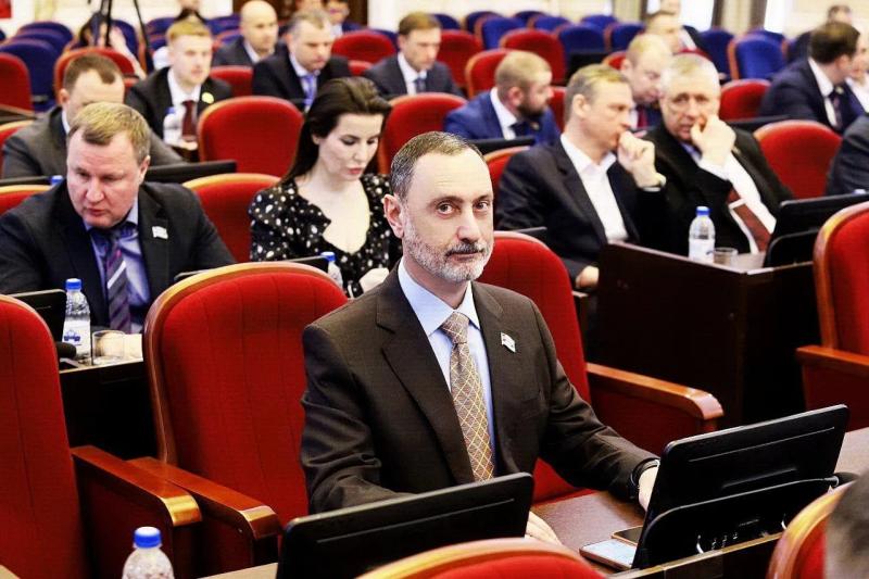 Депутат ЗСК Виктор Тепляков принял участие в заседании краевой Думы