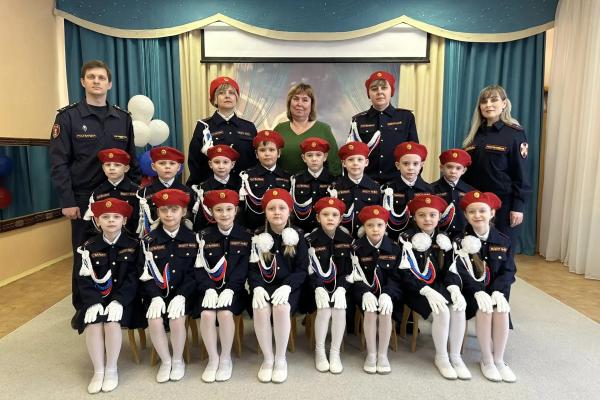 В преддверии 10-летия ведомства росгвардейцы в Мордовии провели патриотический урок для самых юных кадет