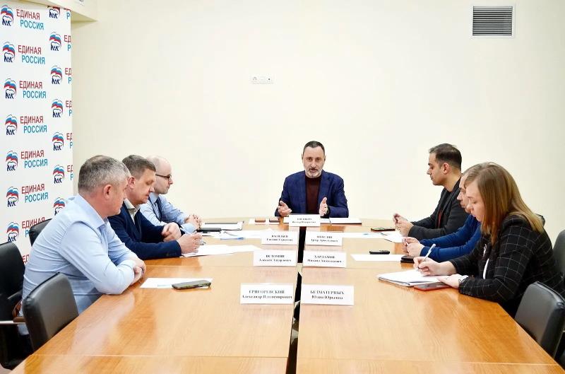 Депутат ЗСК Виктор Тепляков провёл совещание по проблеме оползня на ул. Подгорная в Сочи