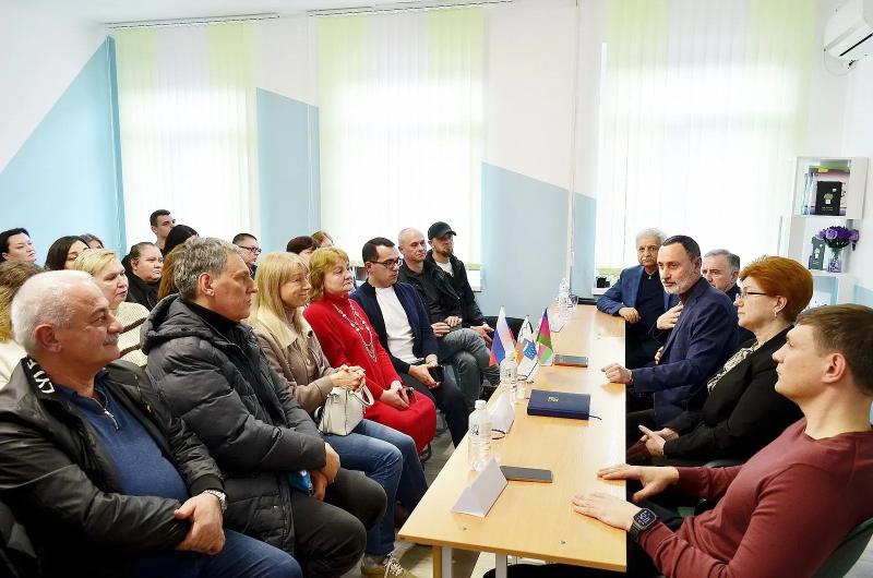 Депутат ЗСК Виктор Тепляков принял участие в обсуждении строительства новой школы в селе Пластунка