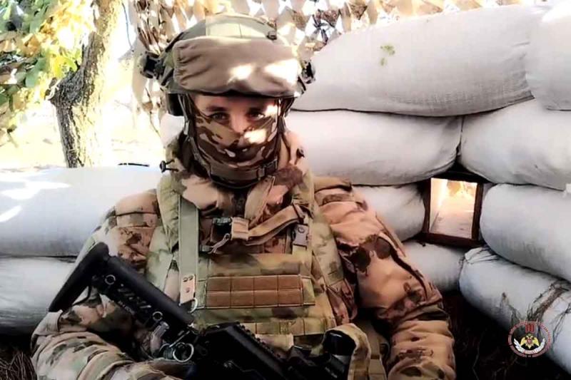 Сотрудники СОБР Росгвардии поблагодарили подшефных школьников за поздравление