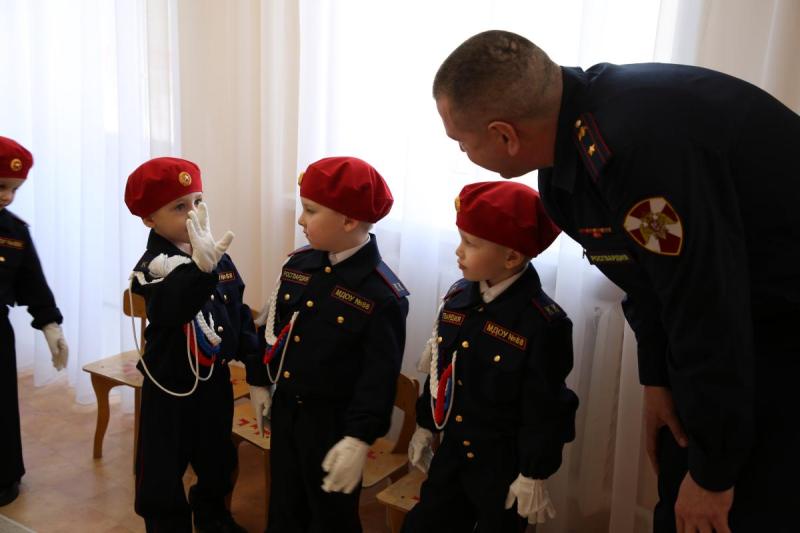 В преддверии 10-летия Росгвардии в Саранске прошло посвящение в кадеты воспитанников детского сада № 88