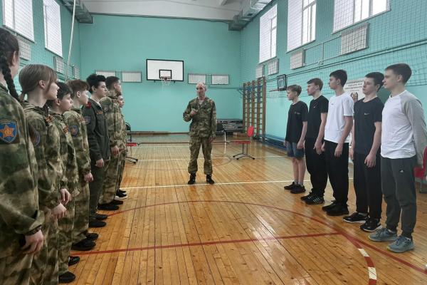 В Инсаре кадеты «Гвардейской смены» приняли участие в военизированной эстафете памяти защитников Отечества