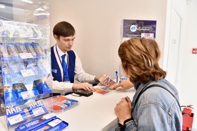 2+1: клиенты Почты в Новосибирске 8 марта выиграли три миллиона рублей