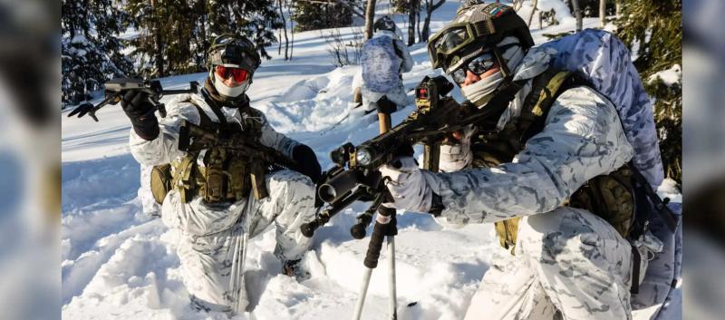 Спецназ Росгвардии и спасатели МЧС проводят тренировки в Заполярье