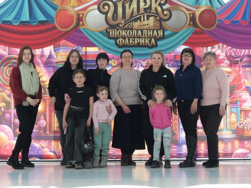 70 работников команды «Находка» Приморского филиала ФГУП «УВО Минтранса России» с семьями посетили цирковое шоу во Владивостоке