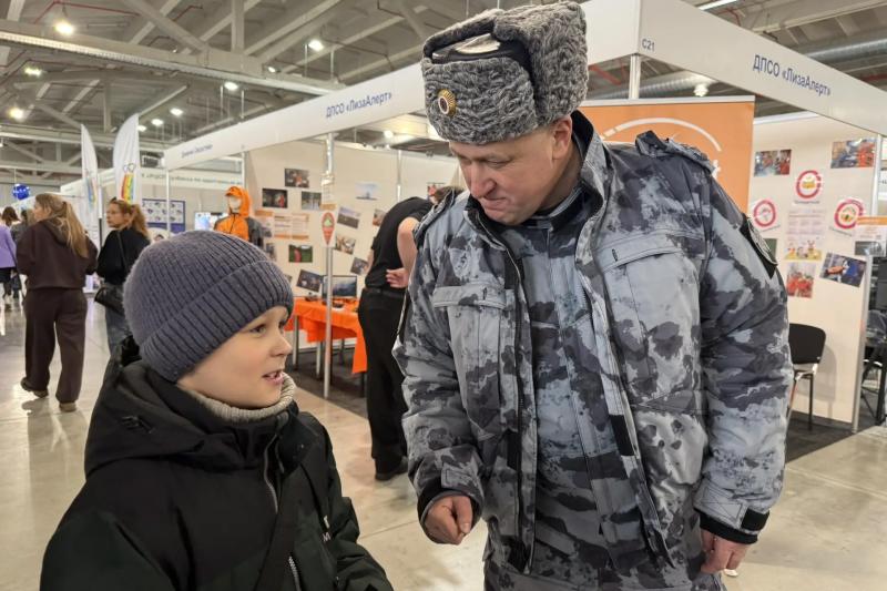 Сотрудники ОМОН «Рубеж» представили тематические экспозиции на выставке-ярмарке «Кузнецк Православный»