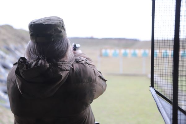 В ОГВ(с) определили лучших стрелков среди военнослужащих-
женщин