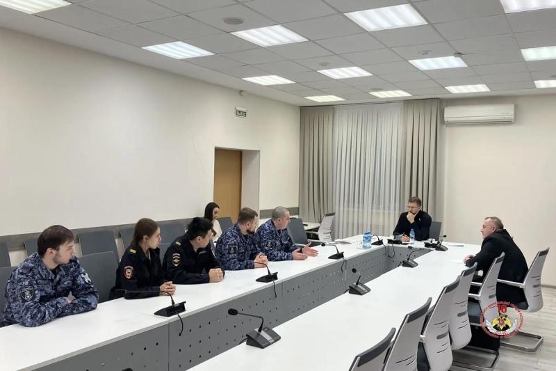 Стражи правопорядка Пуровского района обсудили с депутатом Госдумы вопрос «северных» надбавок