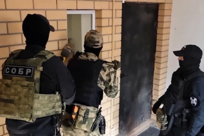 В Мордовии при силовой поддержки спецподразделения Росгвардии пресечена деятельность притона для оказания интимных услуг