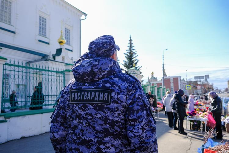 В Марий Эл сотрудники Росгвардии приняли участие в обеспечении безопасности граждан в праздник Вербного воскресенья