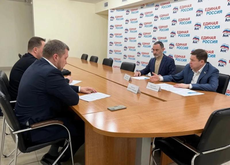 Депутат ЗСК Виктор Тепляков принял участие в совещании по развитию побережья Сочи