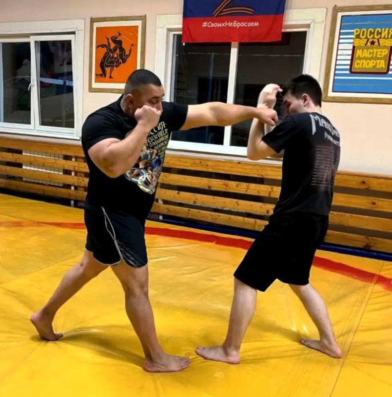 В Международный день спорта героем ведомственной рубрики "Знай наших" стал сотрудник вневедомственной охраны подмосковного главка Росгвардии