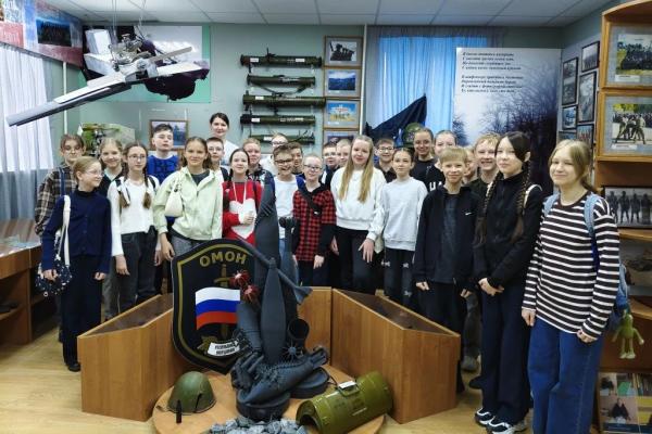 В Мордовии школьники побывали в гостях у спецподразделения Росгвардии