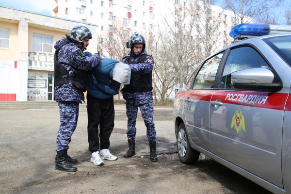 В Саранске росгвардейцы пресекли «стекольный» конфликт