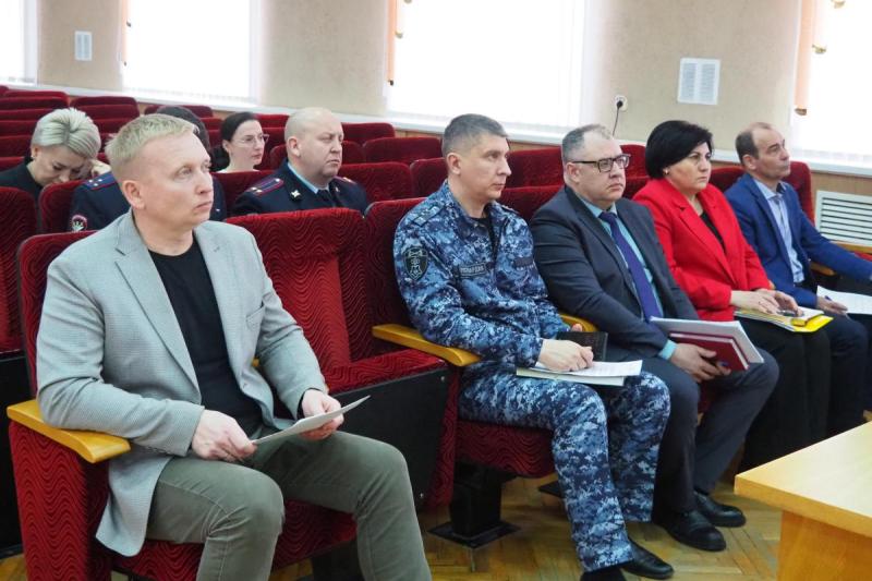 В Рузаевке представитель Росгвардии принял участие в заседании Антинаркотической комиссии