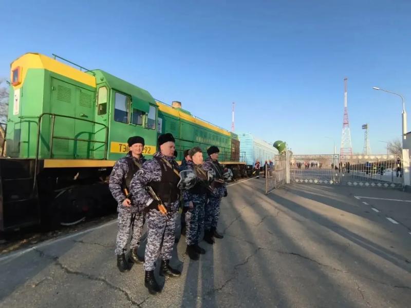 Сотрудники Главного управления Росгвардии по Московской области обеспечивают безопасность космодрома «Байконур»