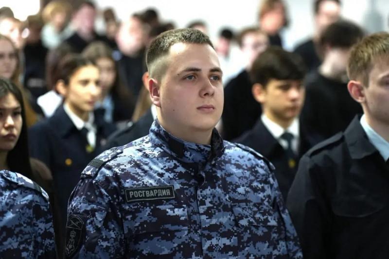 Росгвардия проводит профориентационные мероприятия в образовательных учреждениях Югры