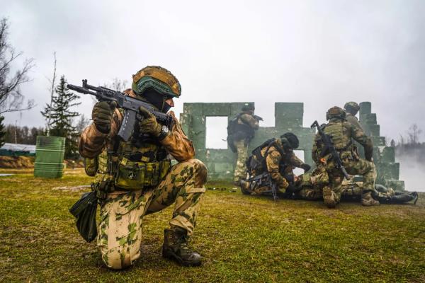 Сотрудники спецподразделений Росгвардии провели тактико-специальные занятия в Подмосковье