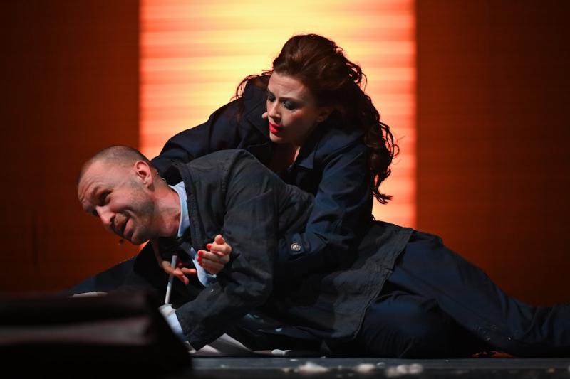 Топ-3 спектаклей, которые вы еще успеете увидеть этой весной