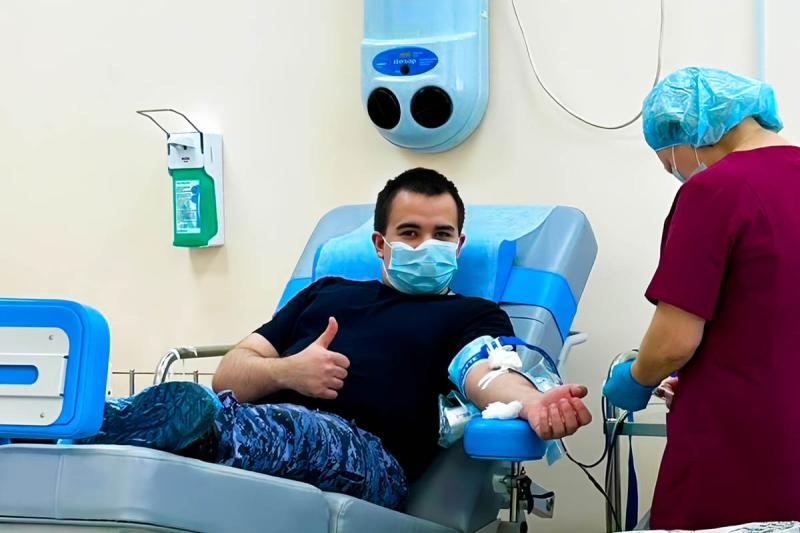 В честь Дня донора ямальские росгвардейцы пополнили окружной банк крови