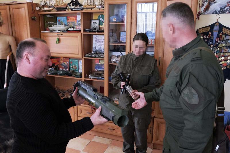 В Херсонской области росгвардейцы» передали в дар музею «Таврида» экспонат