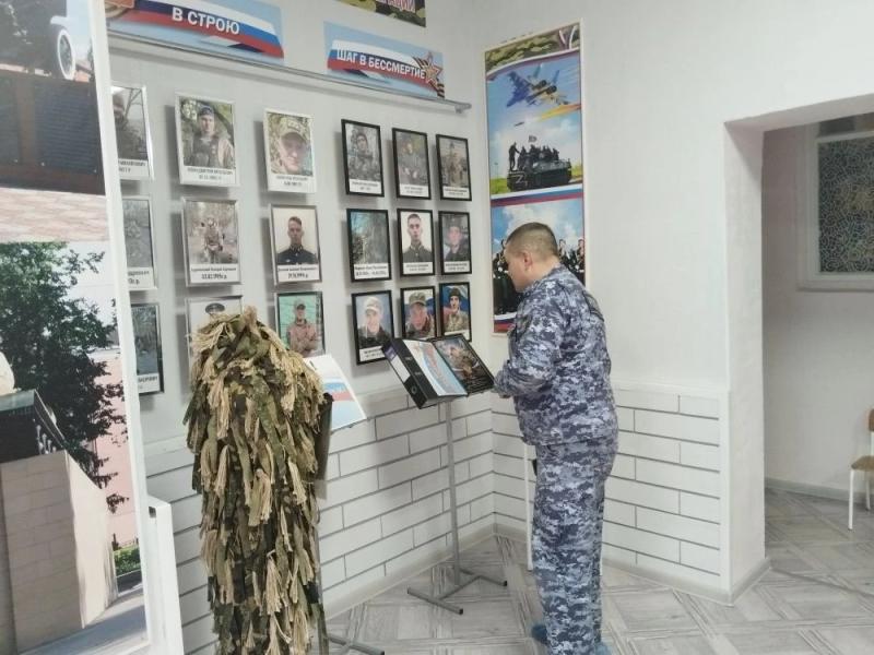 Росгвардейцы приняли участие в акции «Не гаснет памяти свеча»