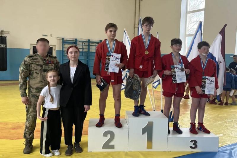 Сотрудники Росгвардии приняли участие в открытии турнира по самбо памяти Сергея Наумова в Саранске