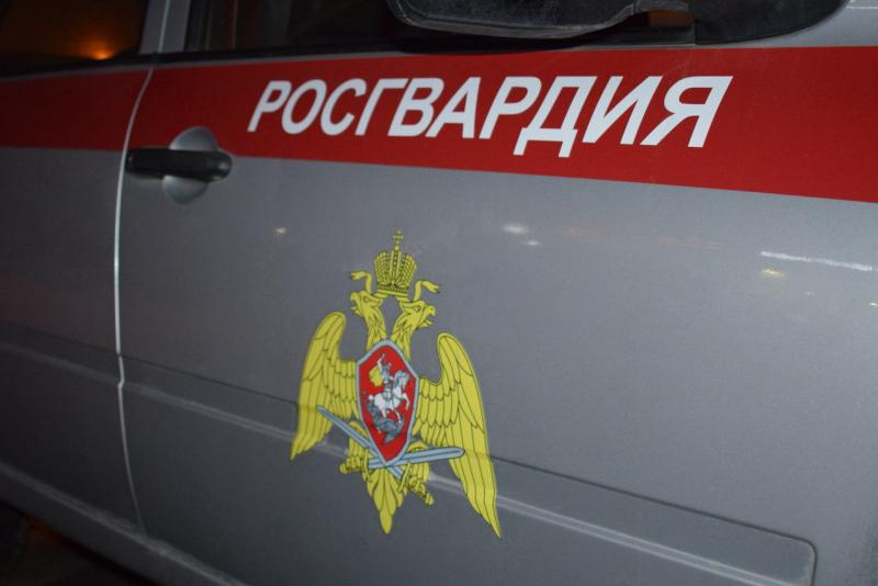 В Осинниках росгвардейцы задержали мужчину за нанесение телесных повреждений сожительнице