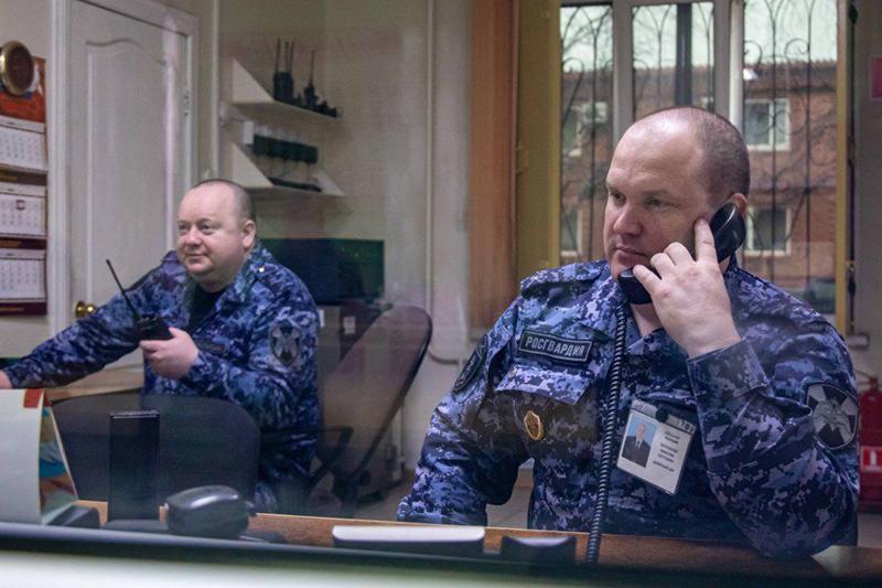 Росгвардейцы задержали женщину, повредившую автомобиль новокузнечанина