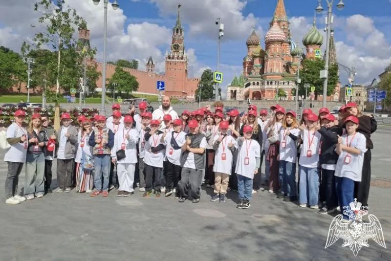 ДЕТИ СОТРУДНИКОВ И ВОЕННОСЛУЖАЩИХ УПРАВЛЕНИЯ РОСГВАРДИИ ПО ВОРОНЕЖСКОЙ ОБЛАСТИ ПОСЕТИЛИ ПРАЗДНИК ДЕТСТВА В МОСКВЕ