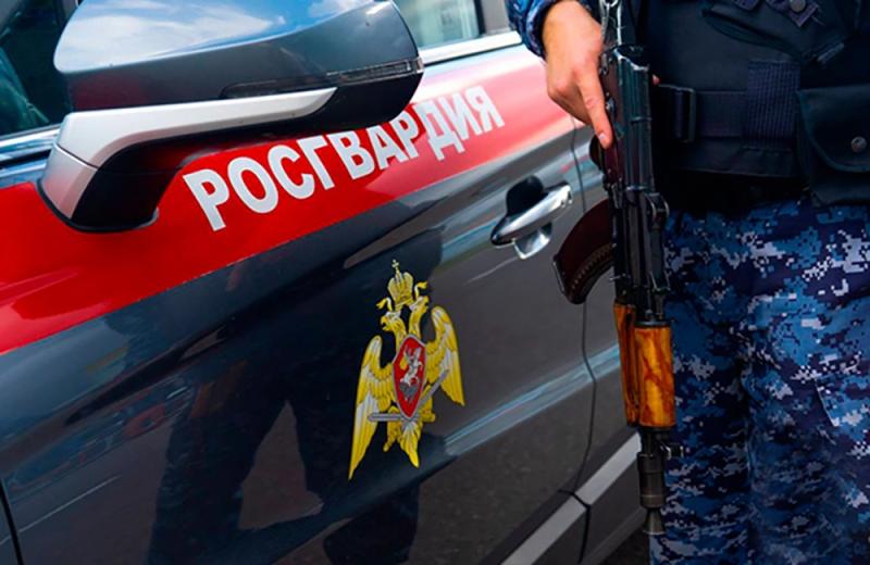 Росгвардейцы защитили новокузнечанку от агрессивного сожителя