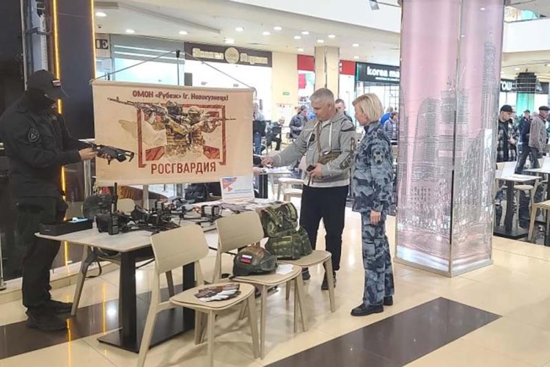ОМОН «Рубеж» представил возможности службы на многопрофильной ярмарке вакансий