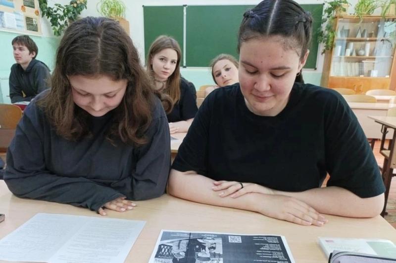 В городе Омутнинске сотрудник вневедомственной охраны провела профориентационные встречи со старшеклассниками