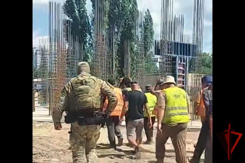 В ВОРОНЕЖСКОЙ ОБЛАСТИ ПРИ СОДЕЙСТВИИ РОСГВАРДИИ ПРОВОДЯТСЯ ПРОФИЛАКТИЧЕСКИЕ МЕРОПРИЯТИЯ В РАМКАХ ОПЕРАЦИИ «НЕЛЕГАЛ-2026»