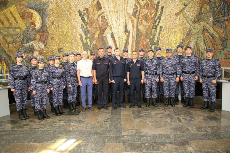 В преддверии Дня России и Дня города Саранска сотрудники вневедомственной охраны Росгвардии приняли Присягу