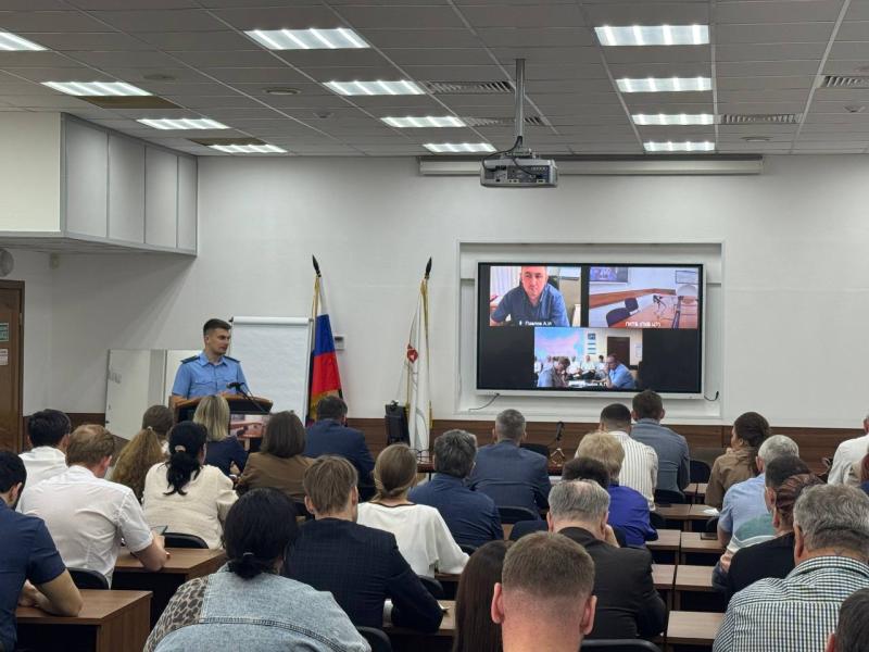 Московско-Курская транспортная прокуратура провела лекцию в одном из филиалов ОАО «РЖД» по вопросам исполнения законодательства 
о противодействии коррупции.